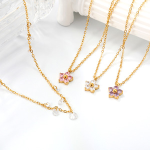 Collar de Zirconia con Flores, Cadena Dorada, Colgante de Cristal, Joyería de Estilo INS para Uso Diario - Product Image 1