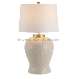 Lámpara de Mesa Tradicional de Metal Bronce con Pantalla de Lino Natural para Decoración del Hogar, Dormitorio, Vestíbulo de Hotel, Habitación de Hotel - Product Image 4