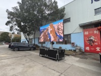 Panneau d'affichage LED pliable portable JCT PFC-7M pour la publicité extérieure et l'utilisation dans les centres commerciaux, levage hydraulique, IP65, garantie de 2 ans