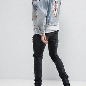 Veste en jean surdimensionnée à prix de gros avec broderie en bleu délavé pour homme - Product Image 5