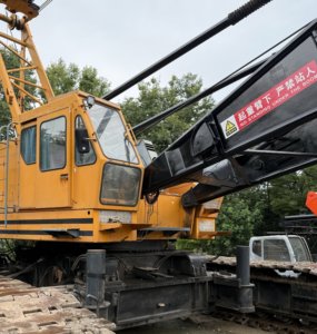 Grúa sobre orugas Hitachi KH700 de 150 toneladas, adecuada para construcción o transporte, completamente probada. - Product Image 4