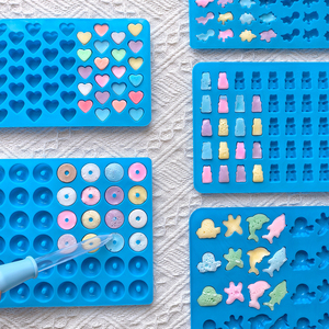 5 pz stampo per caramelle in Silicone (con 2 contagocce) Mini a forma di cuore/ciambella/dinosauro/stampo per biscotti al cioccolato a forma di animale da cartone animato - Product Image 3