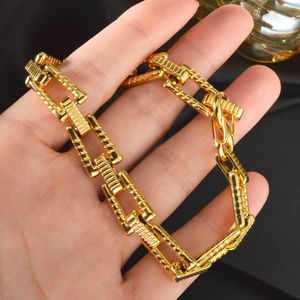 Pulsera de Eslabones Rectangulares con Textura Audaz Estilo Hip Hop, Chapada en Oro de 18K, de Acero Inoxidable, Pulsera Unisex de Moda Urbana - Product Image 5