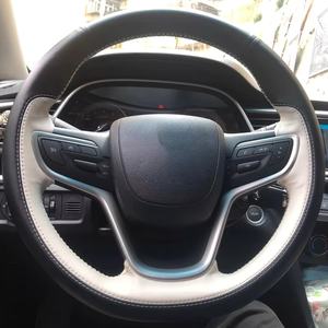 ฝาครอบพวงมาลัยรถยนต์ลายคาร์บอนไฟเบอร์ดีไซน์สวยสำหรับ Toyota Camry RAV4 - Product Image 6