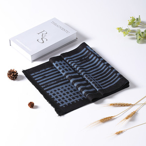 Bufanda a cuadros con flecos de otoño e invierno para hombre Patrón a cuadros elegante con detalle de flecos clásicos - Product Image 2