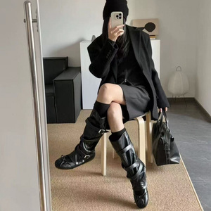 Botas Altas de Mujer Estilo Ballet Beige con Correas de Hebilla, Detalle de Lazo, Cuero Suave, Punta Redonda, Caña Plegable, Casual y a la Moda - Product Image 3
