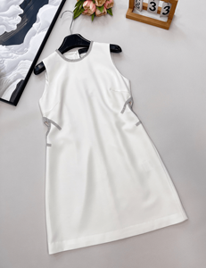 Vestido sin mangas con cuello redondo y adornos de diamantes de imitación, minivestido formal con cintura recortada para cócteles y eventos - Product Image 6