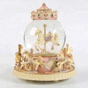 Nuovo stile creativo Merry Go rotondo di alta qualità all'ingrosso classico <span class=keywords><strong>carillon</strong></span> palla di cristallo giocattolo personalizzato carousel horse <span class=keywords><strong>carillon</strong></span> - Product Image 3