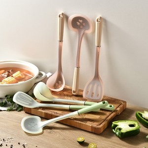 Accessoires <span class=keywords><strong>de</strong></span> <span class=keywords><strong>cuisine</strong></span> d'origine des fabricants : Cuillère à soupe en silicone, spatule, <span class=keywords><strong>ustensiles</strong></span> <span class=keywords><strong>de</strong></span> <span class=keywords><strong>cuisine</strong></span>, outils <span class=keywords><strong>de</strong></span> cuisson - Product Image 1