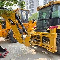 Chargeuse-pelleteuse Caterpillar 420F d'occasion, poids opérationnel 7834 kg, moteur Cat d'origine, bon état, en stock, prête à être expédiée