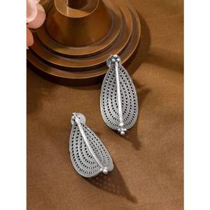 Boucles d'oreilles couleur argent fabriquées à la main ensemble décontracté et tenue de fête pour femmes et filles vêtements décontractés bijoux beau look - Product Image 3