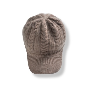 Casquette de baseball à large bord pour hommes de créateur d'automne et d'hiver en cachemire tricoté pour femmes Pom Pom Beanie accessoire pour temps froid du Couple - Product Image 5