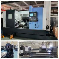 Tour CNC robuste à banc allongé pour le tournage de pièces automobiles, pétrolières et gazières, usinage d'arbres de grande diamètre, haute capacité de charge SYNTEC FANUC