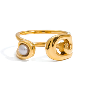 18K Gold Pearl Ring Geometric Design Bezel Setting Unisex Everyday Wear - Product Image 5