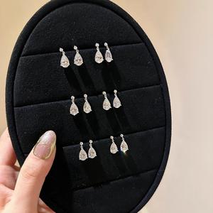 Collar de Plata de Ley S925 con Diseño de Gota de Agua Dinámica, Conjunto de Joyería Fina de Lujo, Diamante Versátil y Moderno con una Lágrima - Product Image 3