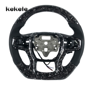 Volant personnalisé en cuir et fibre de carbone forgée de haute qualité pour l'amélioration de l'intérieur de voiture Chevrolet Trailblazer Silverado - Product Image 1
