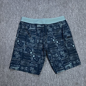 กางเกงขาสั้นชายหาดผู้ชายแบบปรับแต่งได้จำนวนมาก แห้งเร็ว ป้องกันรังสียูวี พร้อมเชือกผูกสำหรับวันหยุด - Product Image 2