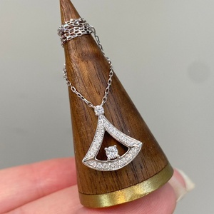 Collar Xinfly de Oro Sólido de 18K con Esmeralda Natural y Diamantes de 0.52ctw, Diseño de Hoja de Ginkgo, Corte Pera, Joyería Fina AU750 - Product Image 3