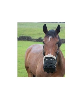 Bozal confiable para caballos que previene el sobremasticación y promueve un estilo de vida saludable para los caballos - Product Image 1