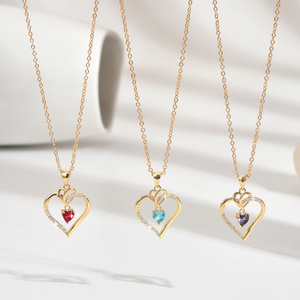 Collana con <span class=keywords><strong>Cuore</strong></span> <span class=keywords><strong>Infinito</strong></span> - Design a Cuori Senza Fine, Catena Dorata con Gioielli di Lusso Accessibili per Donne e Uomini - Product Image 2