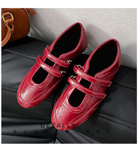 Zapatos planos retro rojos franceses Mary Jane para mujer, nuevos zapatos <span class=keywords><strong>de</strong></span> <span class=keywords><strong>ballet</strong></span> con velcro con mayor comodidad <span class=keywords><strong>dentro</strong></span> <span class=keywords><strong>de</strong></span> pequeños zapatos rojos - Product Image 4