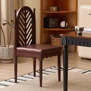 Silla de Comedor Tapizada de Madera Maciza Estilo Francés Crown, Asiento de Cuero Retro para Uso Doméstico, Muebles de Comedor - Product Image 1