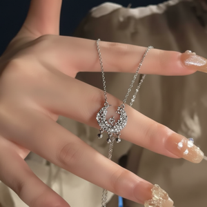 Vendita calda di tendenza Vintage Punk moda collane a strati gioielli da donna con fiore chiave perla all'ingrosso - Product Image 1