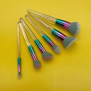 Lot de 5 pinceaux de maquillage à poils en nylon, résistants à l'humidité, avec manche transparent brillant et coloré, pour le visage, le correcteur, le estompeur et le rasage - Product Image 5