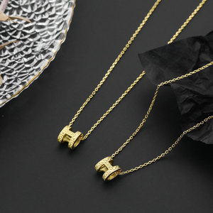 Collar de Joyería con Colgante de Diseño en Forma de H, Chapado en Oro de 18k, Acero Inoxidable 316L, Resistente al Agua y al Deslustre, para Mujer - Product Image 1