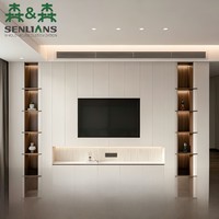 Meuble TV mural moderne crème sur mesure avec niche d'exposition ouverte et panneau étagé pour appartement