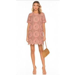 <span class=keywords><strong>Vestido</strong></span> Elegante y Femenino para Mujer, Color <span class=keywords><strong>Rosa</strong></span> Pálido, <span class=keywords><strong>con</strong></span> <span class=keywords><strong>Encaje</strong></span> Floral, Manga Corta, Cuello Redondo, Corte Holgado, <span class=keywords><strong>con</strong></span> Delicado Dobladillo Festoneado - Product Image 1