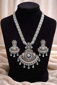 Conjunto de Collar Clásico Chapado en Plata con Circonita Cúbica: Collar y Pendientes de Estilo Indio, Joyería de Moda para Mujer - Product Image 5