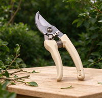 Sécateur manuel à lame coupante en acier Sharp SK5 avec poignée en ABS blanc pour l'aménagement paysager, la taille des arbres et l'entretien des arbustes
