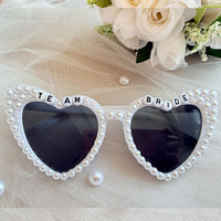 Lunettes de soleil tendance en forme de cœur ornées de perles, cadeau idéal pour anniversaire, mariage, enterrement de vie de jeune fille, mariée