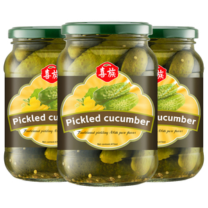 Salsicce di maiale sfilacciato a polpa spessa e succosa, con aglio e peperoncino, e cetrioli sottaceto acidi per appassionati di BBQ - Product Image 3