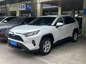 Toyota <span class=keywords><strong>RAV4</strong></span> <span class=keywords><strong>2</strong></span>.0 CVT 2023, édition urbaine à deux <span class=keywords><strong>roues</strong></span> <span class=keywords><strong>motrices</strong></span> - Product Image 3