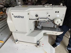 Japon original Brother 430D bartack machine à coudre flambant neuf électronique bartack machine à coudre des jeans - Product Image 6