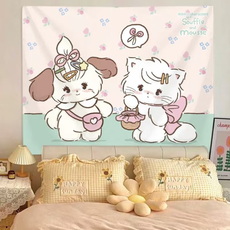 Un sac à dos pour un chiot et un panier pour un chaton