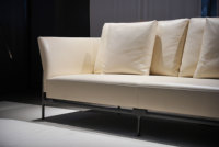 Ensemble de canapés modernes pour salon avec coussins épais, dossier ergonomique et structure en bois durable pour une assise confortable à la maison