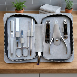 Kit de manucure 8 en 1 en acier inoxydable avec étui, ensemble de manucure portable de style classique pour adultes - Product Image 4