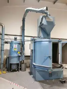 टर्नटेबल ब्लास्टर कास्टिंग फोर्जिंग डाई पार्ट्स सतह की सफाई रोटरी टेबल शॉट ब्लास्ट मशीन