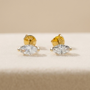 Boucles d'oreilles clous en or 9 carats, forme <span class=keywords><strong>marquise</strong></span>, diamant, personnalisées, diamant de laboratoire - Product Image 1