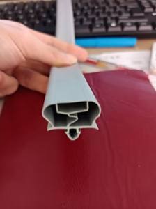 20226 Joints de porte magnétiques universels pour réfrigérateur-congélateur commercial Silver King - Product Image 2