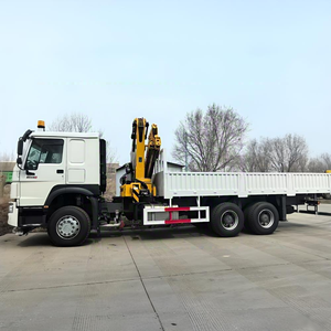 Camion-grue d'occasion Sinotruck Howo 6x4 Euro <span class=keywords><strong>2</strong></span>, 10 tonnes <span class=keywords><strong>de</strong></span> charge utile, capacité <span class=keywords><strong>de</strong></span> levage <span class=keywords><strong>de</strong></span> 15 tonnes, bras pliant, moteur, boîte <span class=keywords><strong>de</strong></span> vitesses, pompe - Product Image 4