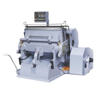 Découpeuse à plat à alimentation manuelle pour la fabrication de boîtes en carton, modèle économique pour petite usine