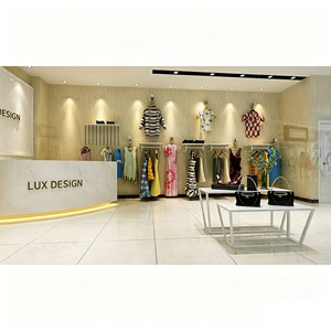 LUX Design personnalisé, dernier cri, élégant, sur mesure, pour centres commerciaux, décoration intérieure de magasins de vêtements - Product Image 3