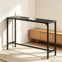 Console industrielle longue en bois de noyer foncé avec plateau à lattes et structure en métal noir mat pour entrée, canapé, maison, café