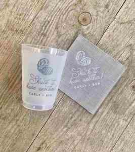 Vasos Personalizados para Fiestas, Vasos con Diseño Esmerilado, Vasos para la Tribu de la Novia, Recuerdos para Fiestas - Product Image 1