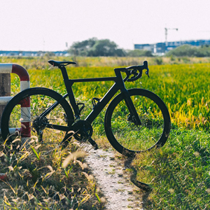Sensah 700C Aero Racing Carbon Fibre Frame <strong>Road</strong> <strong>Bicycle</strong> 24 Speed 2*12S Ordinary Pedal with Hydraulic Disc Brake Thru Axle - Product Image 3