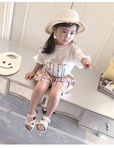 Conjunto de Ropa para Bebé de Moda Infantil de Dos Piezas: Camisetas con Banda Metálica y Pantalones Convertibles para Ejercicio - Product Image 2